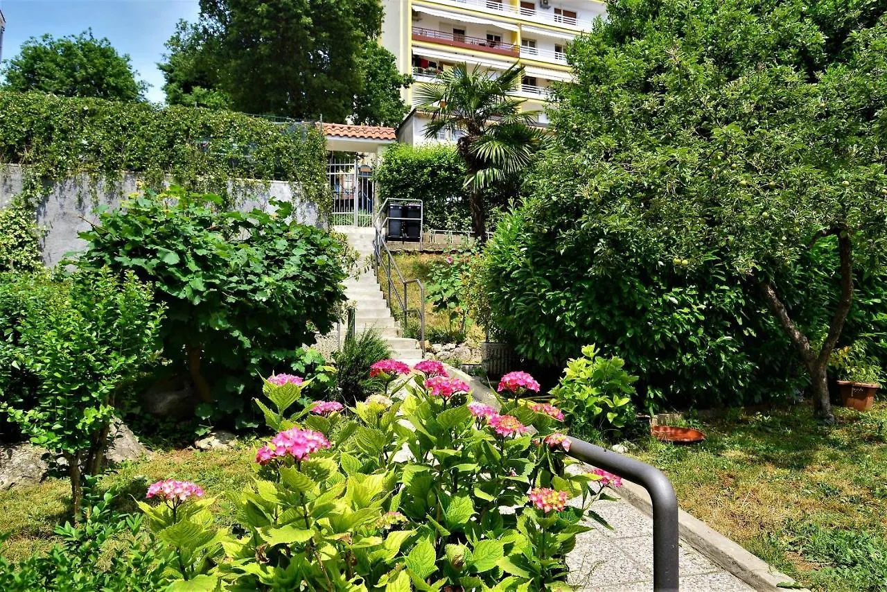 Gasthuis Apartments And Rooms Vila Irma Opatija
