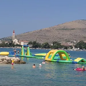 https://apartments-mijo-trogir.hotels-in-trogir.com